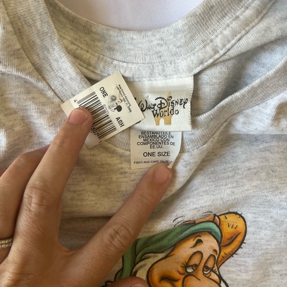 Vintage Disney Tee - Picture 4 of 4